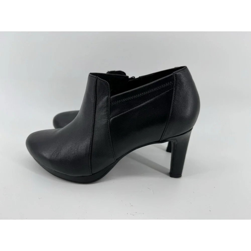Clarks Collection Women Black Leather Ankle Boots Side Zip Heel Size 8M